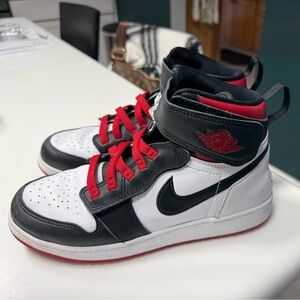 Boys Jordan FlyEase 6.5